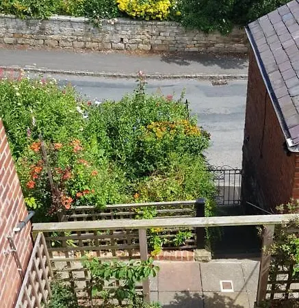 Holiday home Alpha - 2 Bedrooms, Walk To Beach