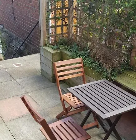 Alpha - 2 Bedrooms, Walk To Beach
