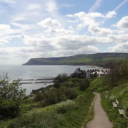Holiday home Alpha - 2 Bedrooms, Walk To Beach