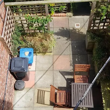 Alpha - 2 Bedrooms, Walk To Beach Dom wakacyjny