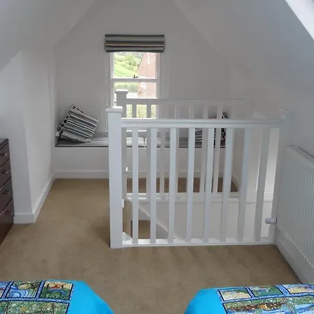 Dom wakacyjny Alpha - 2 Bedrooms, Walk To Beach Robin Hood's Bay